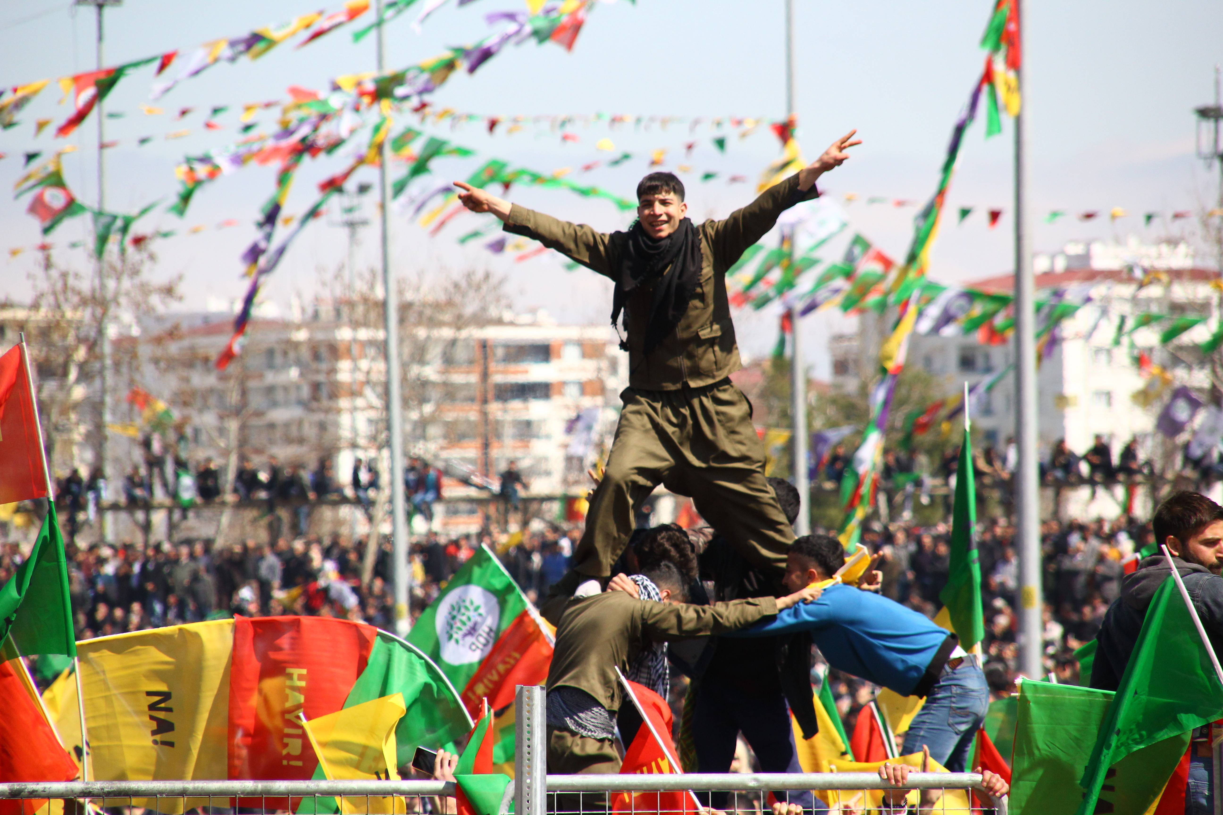 Newroz fête de la résistance kurde des centaines de milliers de